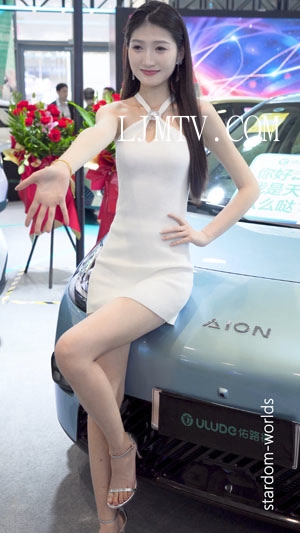 4K2025深圳改装车展AutoShow清纯美女模特车模大长腿32RacingModel