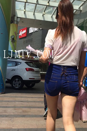 小龙大师精品街拍系列合集-超紧牛仔热裤少妇