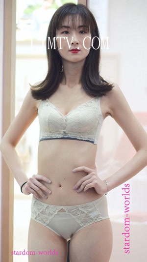 2021深圳内衣展春-44天资芳性感美女模特秀场Show下着