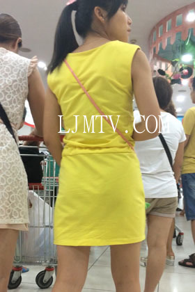 小龙大师精品街拍系列合集-超市黄裙小少妇