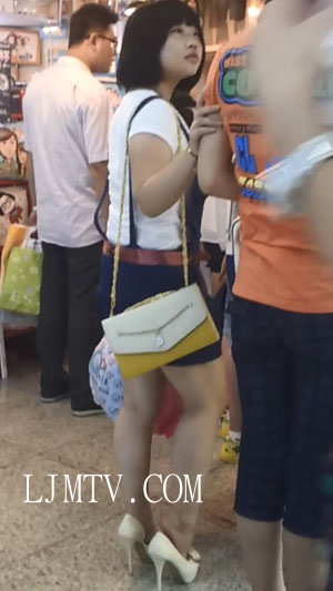 街拍大师小胡小斐高清拍摄高跟丝袜-1133