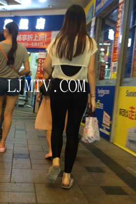 小龙大师精品街拍系列合集-打底裤少妇屁股大-02