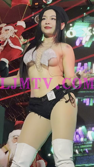 满钻吊穗挂脖的黑色超短热裤过膝长皮靴的暴露妹子-4K视频