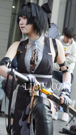 2026萤火虫漫展鸣潮女漂泊者cosplayヒョウハクシャ