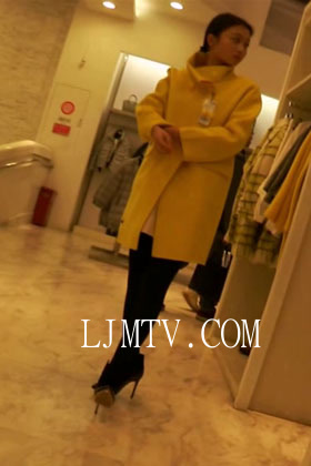 街拍客精选紧身裤热裤全集视频901-1000-超极品高跟美女服装店多次换装！