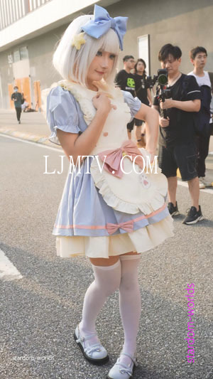 可爱白毛女仆cosplayメイドコスプレ广州漫展CICF2023