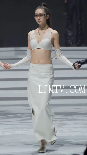 2025深圳内衣展开幕秀4美女模特内衣秀时尚走秀Show下着モデル