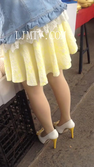 街拍大师超级白嫩玉足高清拍摄高跟丝袜-423001(1)