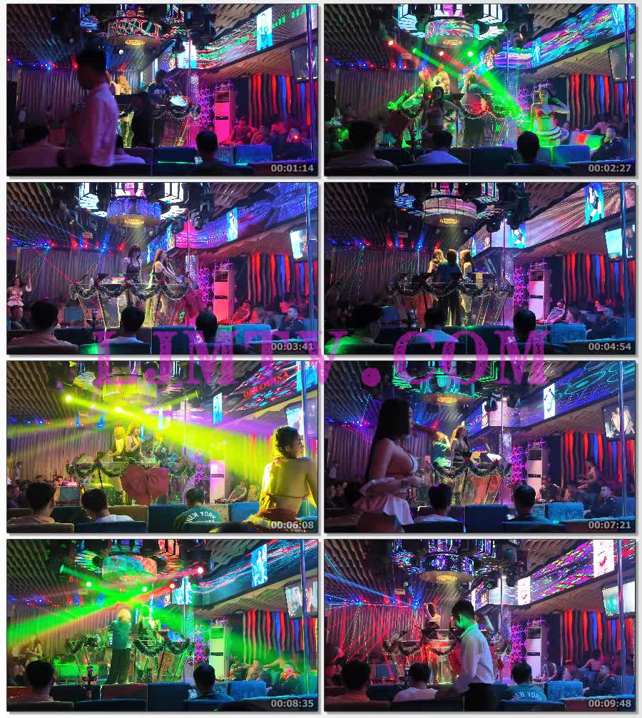台上两位穿着透视裹胸只贴胸贴的靓丽短裙黑皮靴女dj-4K视频