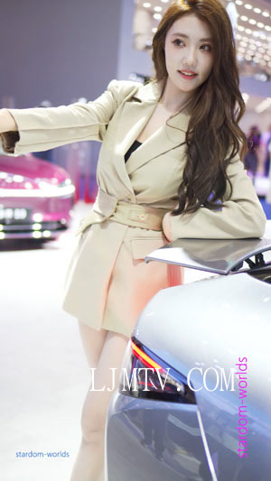2025粤港澳大湾区车展AutoShow美女车模RacingModel35