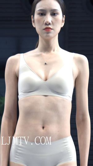 2022深圳内衣展维娅梦性感美女模特内衣秀场台秀下着モデルShow