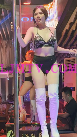 短马尾少妇运动风吊带文胸黑色高腰三角裤细长美腿白色过膝皮靴-4K视频