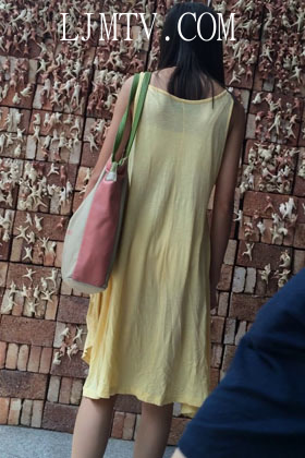 小龙大师精品街拍系列合集-小少妇穿得如此透明