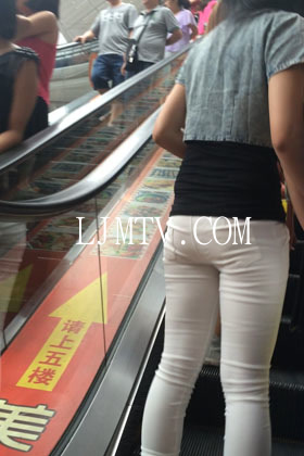 小龙大师精品街拍系列合集-超市白裤少妇