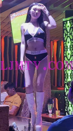 九头身运动风背心短裤的白色皮靴黑发美妞-4K视频
