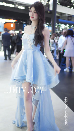 2025粤港澳大湾区车展AutoShow美女车模RacingModel34