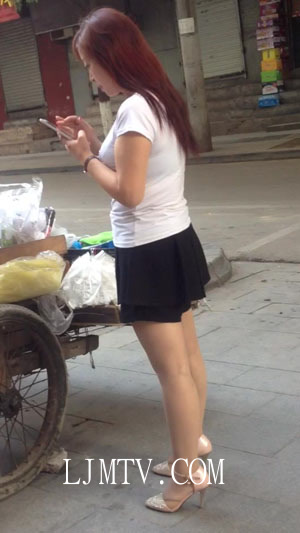 街拍大师超级白嫩玉足高清拍摄高跟丝袜-64(1)