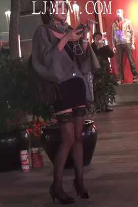 武汉汉正街的极品大腿抄底街拍第38集