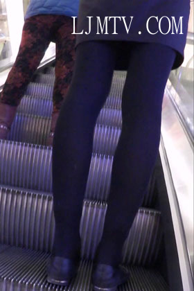 街拍客精选紧身裤热裤全集视频701-800-黑丝大长腿制服少妇
