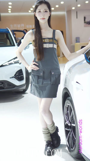 2025东莞春季车展AutoShow美女车模RacingModel91