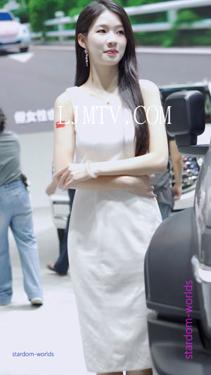 2025东莞国庆车展AutoShow美女车模RacingModel2