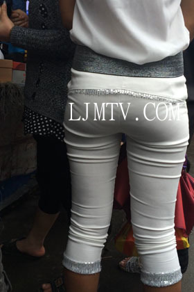 小龙大师精品街拍系列合集-白裤宽臀已经下垂