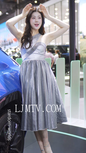 2025东莞春季车展AutoShow美女车模RacingModel52
