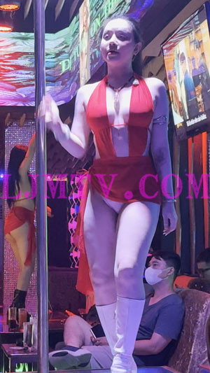 红色绑带裹胸长马尾辫露白内的少妇白皮靴热辣舞蹈-4K视频
