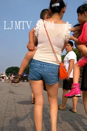 蚕豆大师超短热裤街拍视频系列-24
