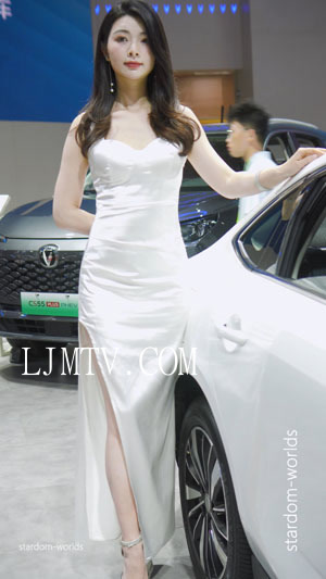 2025东莞春季车展AutoShow美女车模RacingModel28