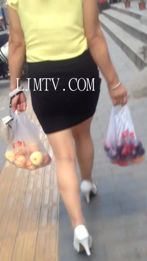 街拍大师超级白嫩玉足高清拍摄高跟丝袜-033-2(1)