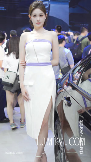 2025粤港澳大湾区车展AutoShow美女车模RacingModel40