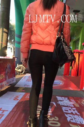 小龙大师精品街拍系列合集-打底紧身黑裤少妇