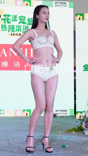 4k视频官方固定机位-2024樱花广场联合品牌内衣秀下着