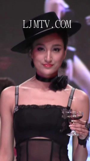 2013热情芭莎内衣秀-1