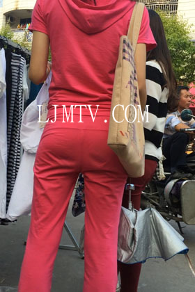 小龙大师精品街拍系列合集-性感红裤长腿少妇