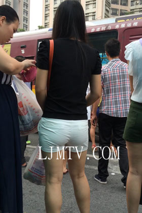 小龙大师精品街拍系列合集-白紧裤小妹