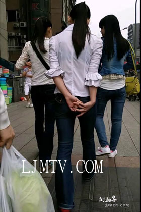 街拍客-羿龙大师街拍作品全集买菜的紧牛身材太诱惑了