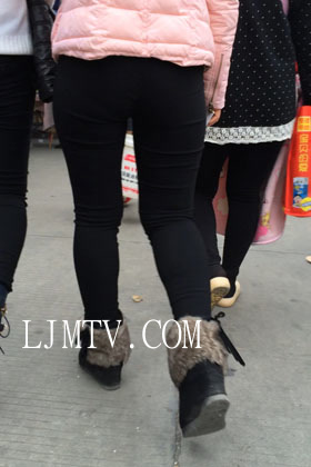 小龙大师精品街拍系列合集-重口味打底黑裤少妇