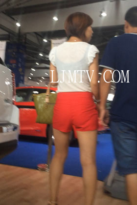 小龙大师精品街拍系列合集-红色热裤小少妇-02