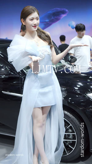 2024东莞国际车展春季青春靓丽车模AutoShowRacingModel车展模特51