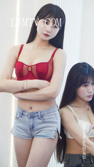 2025深圳内衣展笑妹阿离清纯模特内衣秀Show下着モデル