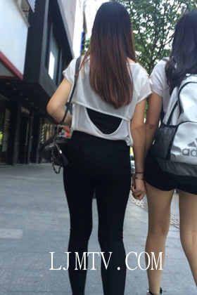 小龙大师精品街拍系列合集-打底裤少妇屁股大-01
