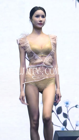2023深圳内衣展盐步内衣秀依曼丽美女模特时尚秀ModelShow下着モデル