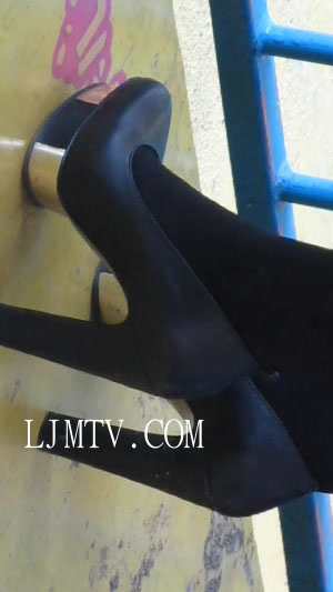 街拍大师小胡小斐高清拍摄高跟丝袜-MVI_0345_2