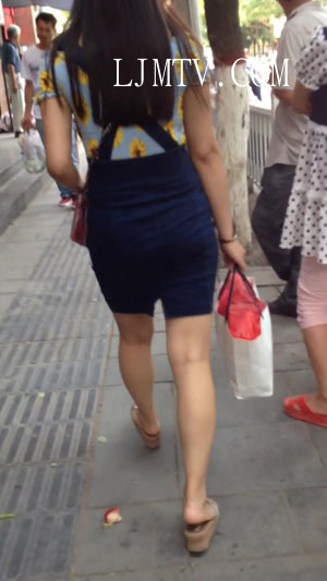 街拍大师超级白嫩玉足高清拍摄高跟丝袜-68(1)