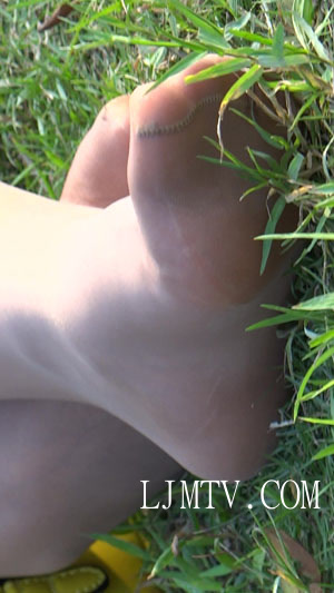 街拍大师CCTVB高清近拍高跟丝袜忽悠第13辑-uikl007071