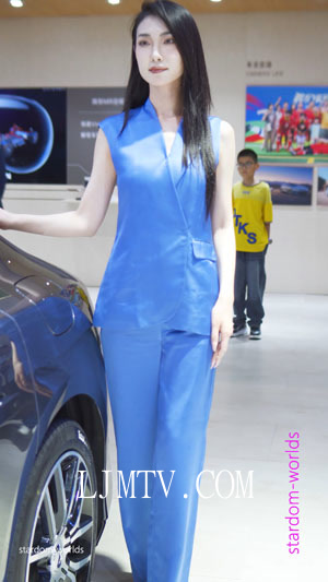 2025东莞春季车展AutoShow美女车模RacingModel68