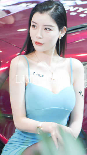 2024深圳改装车展AutoShowRacingModel那些车展模特美女车模-9