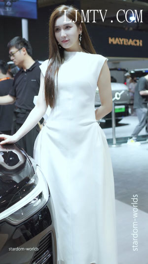 2025粤港澳大湾区车展AutoShow美女车模琳恩RacingModel13